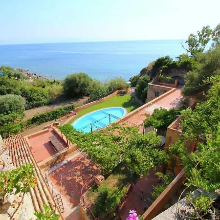 Mansion In Capo Vaticano With Sea Views