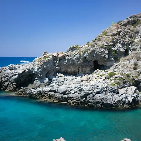Mansion In Capo Vaticano With Sea Views Ricadi